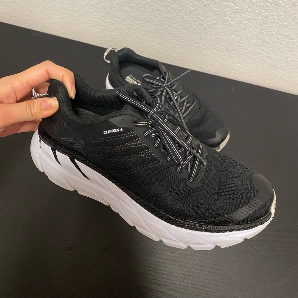 Hoka One One Clifton 6 running shoes size 7